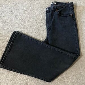 Levi’s women’s black jeans size 33 x 32